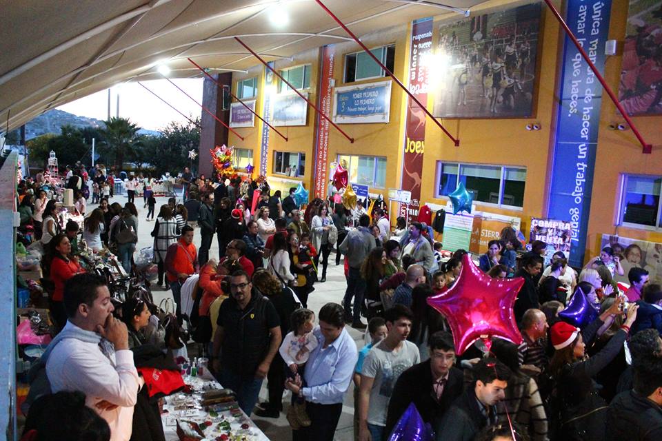 ENCENDIDO DEL ARBOL Y BAZAR NAVIDEÑO JURIQUILLA 2016